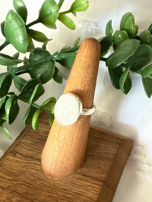 Etched Leaf Rainbow Moonstone Ring | Size 7